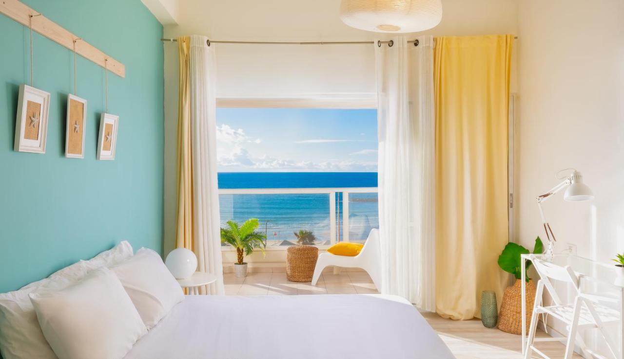 4 Bedroom Apartment On The Beach Тель-Авів Екстер'єр фото